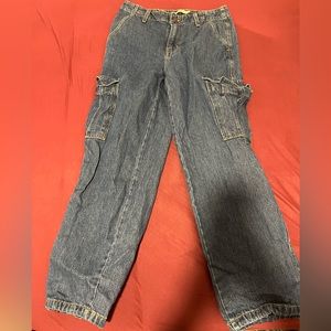 LEVI’S 94 BAGGY CARGO JEANS- size 27